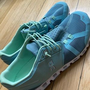 ON Cloud Running Shoes, size 7.5